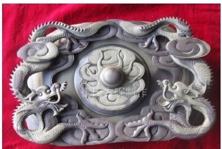 二龙戏珠
