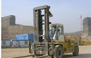 二手叉车、出售10吨叉车