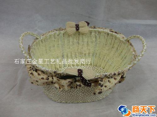 黄色椭圆形带蝴蝶结编织筐