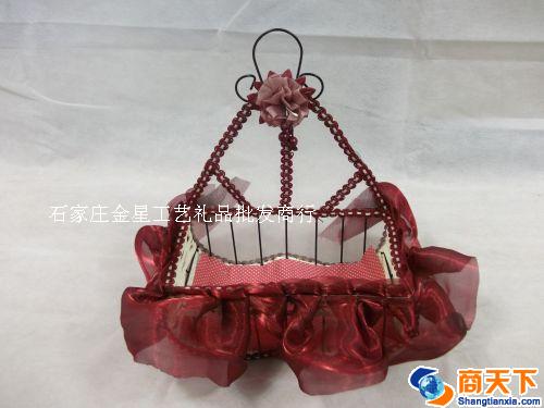 红色可挂墙编织筐 收纳筐