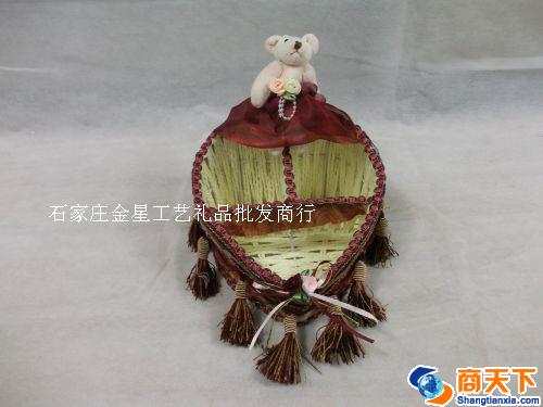 红色小熊心形隔层编织筐