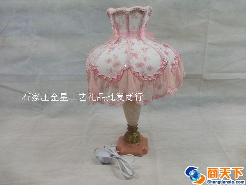 粉色工艺台灯