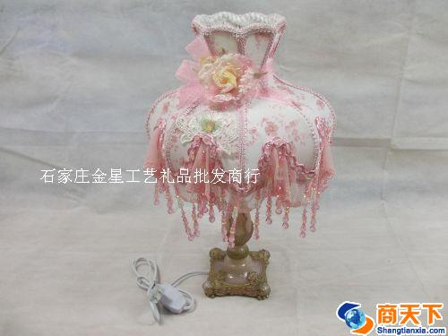 粉色工艺台灯