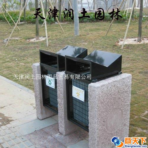 户外垃圾箱
