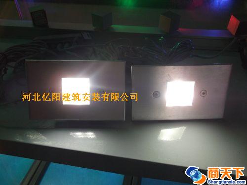 银雨墙角灯