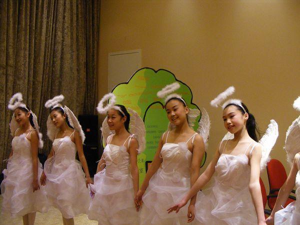 “两岸和平小天使”举行20周年纪念活动